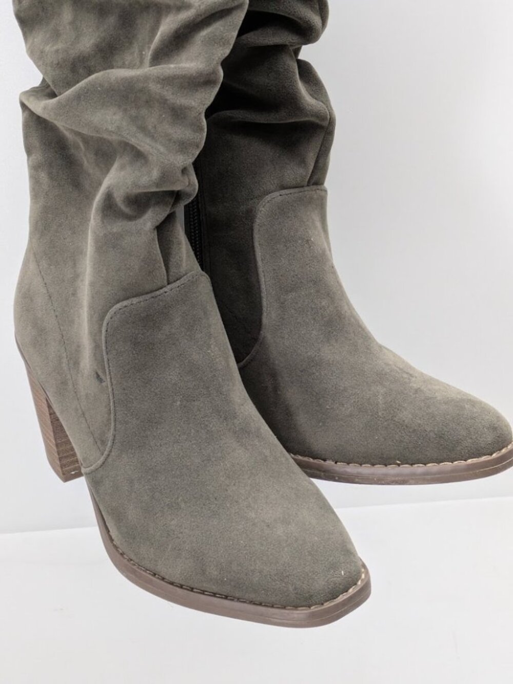 Universal Thread Women's Suede Harlan Boots Memory Foam Green Size 7.5 Wide Calf